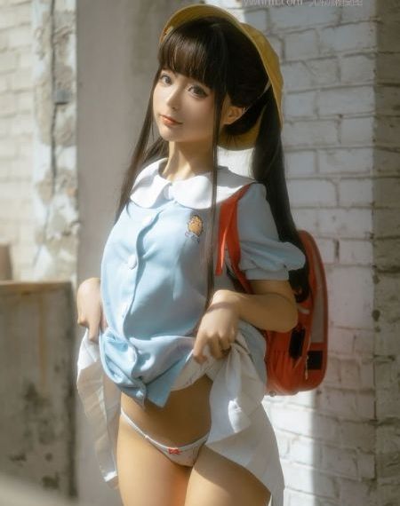 手伸进内衣里疯狂揉捏