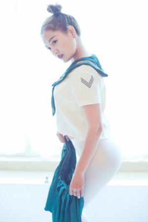 女大学生的沙龙室免费