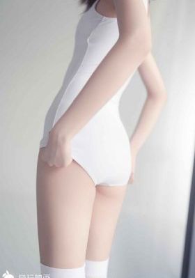 谁和她睡觉了
