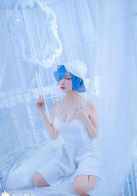 女大学生的红色日记