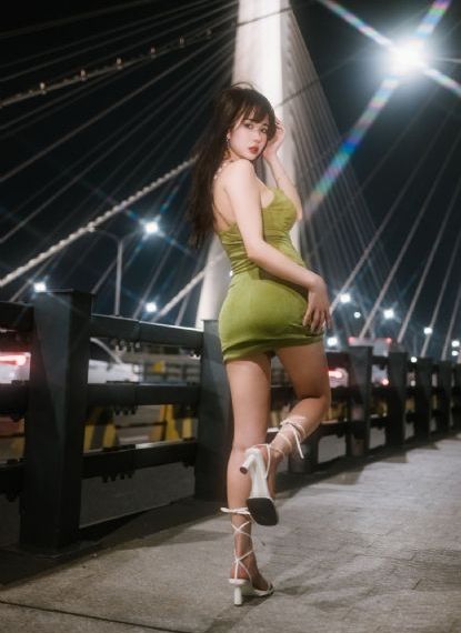 女大学生的沙龙室免费观看
