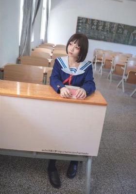 25岁女高中生